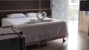Deluxe Triple Room | Laptop workspace, iron/ironing board, free WiFi