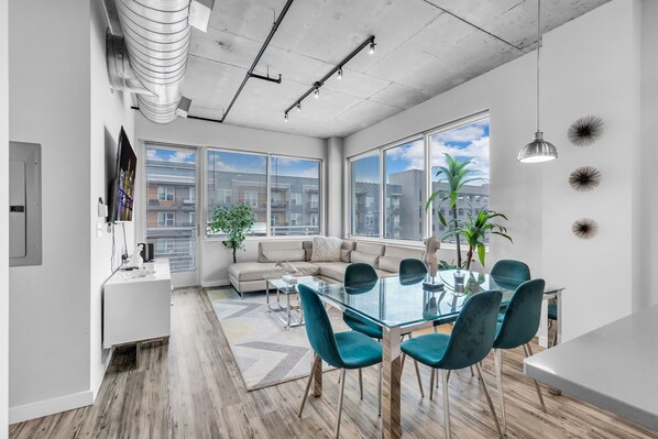 Interior - Chic 2BR Getaway Walk to Breweries & Art Walk (St. Petersburg)