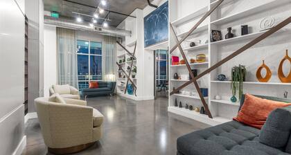 Sun & Culture | St. Pete 2BR Next to the Action