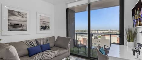 TV connectée, table de tennis de table