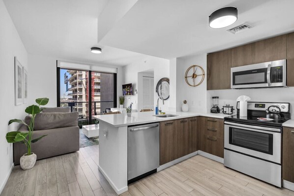 Fridge, microwave, oven, stovetop