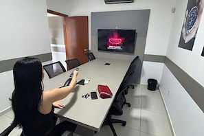 Comfort Shared Dormitory | Meeting facility