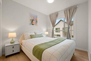 3 bedrooms, desk, iron/ironing board, travel cot