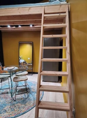 Interior - Sunny Loft Beaches Lakes Trails (La Mesa)