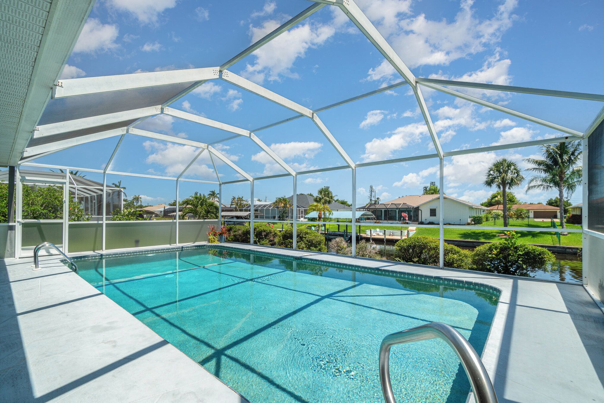 室外泳池、暖水池