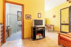 2 bedrooms, iron/ironing board
