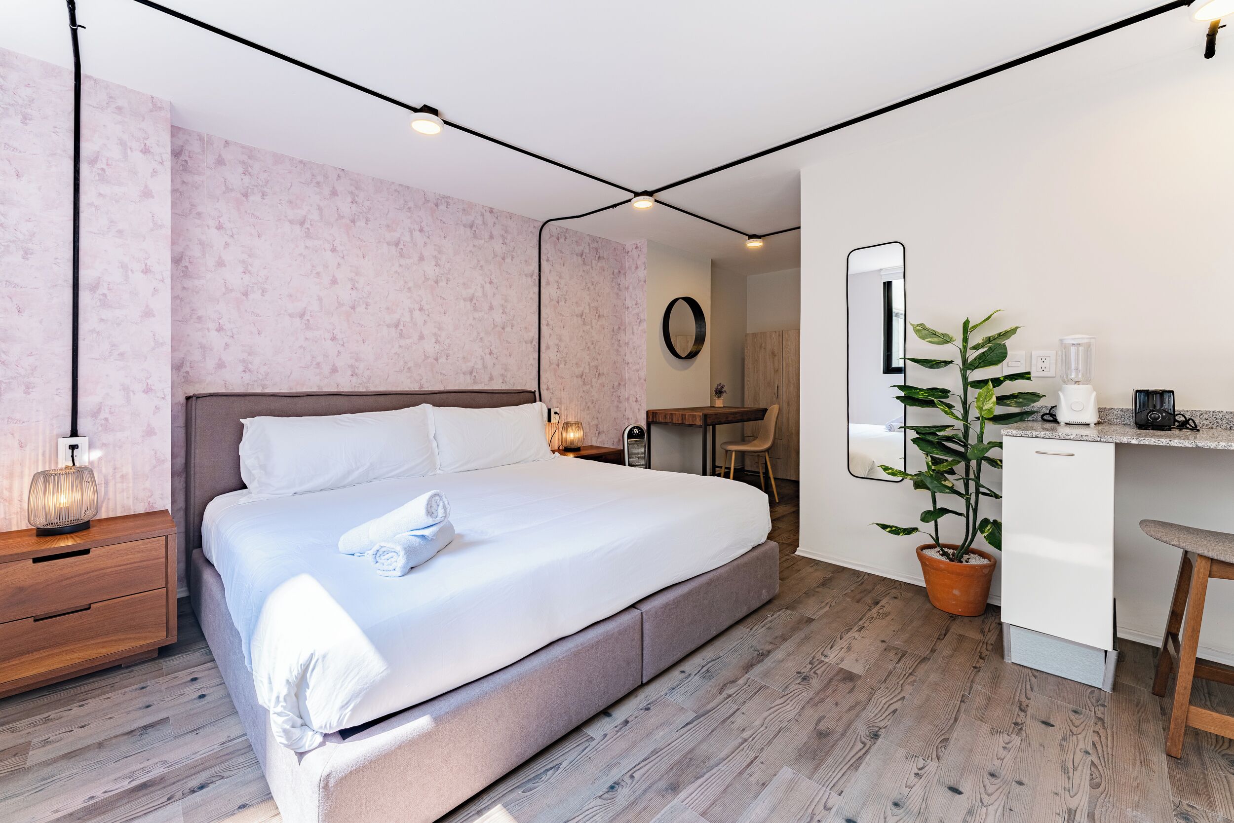 1 soverom, skrivebord, wi-fi og sengetøy