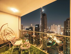 Departamento de lujo, 4 habitaciones, vista a la ciudad | Balcón