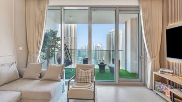 Premium Apartment, 4 Bedrooms, City View | Living room