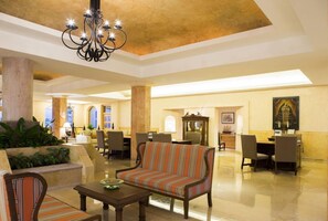 Interior - Villa La Estancia 1BR – Beachfront Bliss & Amenities (Cabo San Lucas)