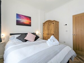 1 bedroom, bed sheets - Little Dell (Sandown)