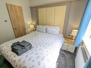 3 室のベッドルーム、ベッドシーツ