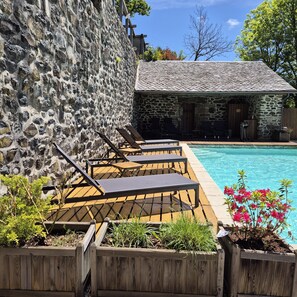 Seasonal outdoor pool