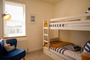 3 室のベッドルーム、ベッドシーツ