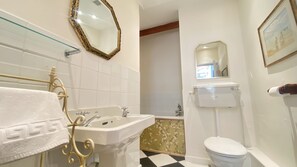 Bathroom - Castle Cottage (Ventnor)