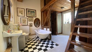 Bathroom - The Clock House (Ventnor)