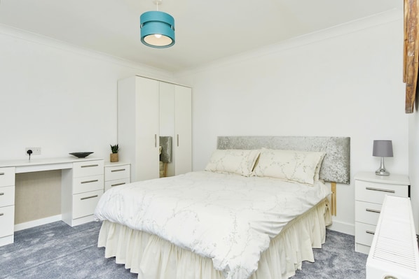 2 bedrooms, bed sheets