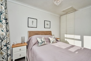 3 bedrooms, bed sheets - Sunny Downs (Ryde)