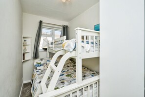 3 bedrooms, bed sheets - Sunny Downs (Ryde)