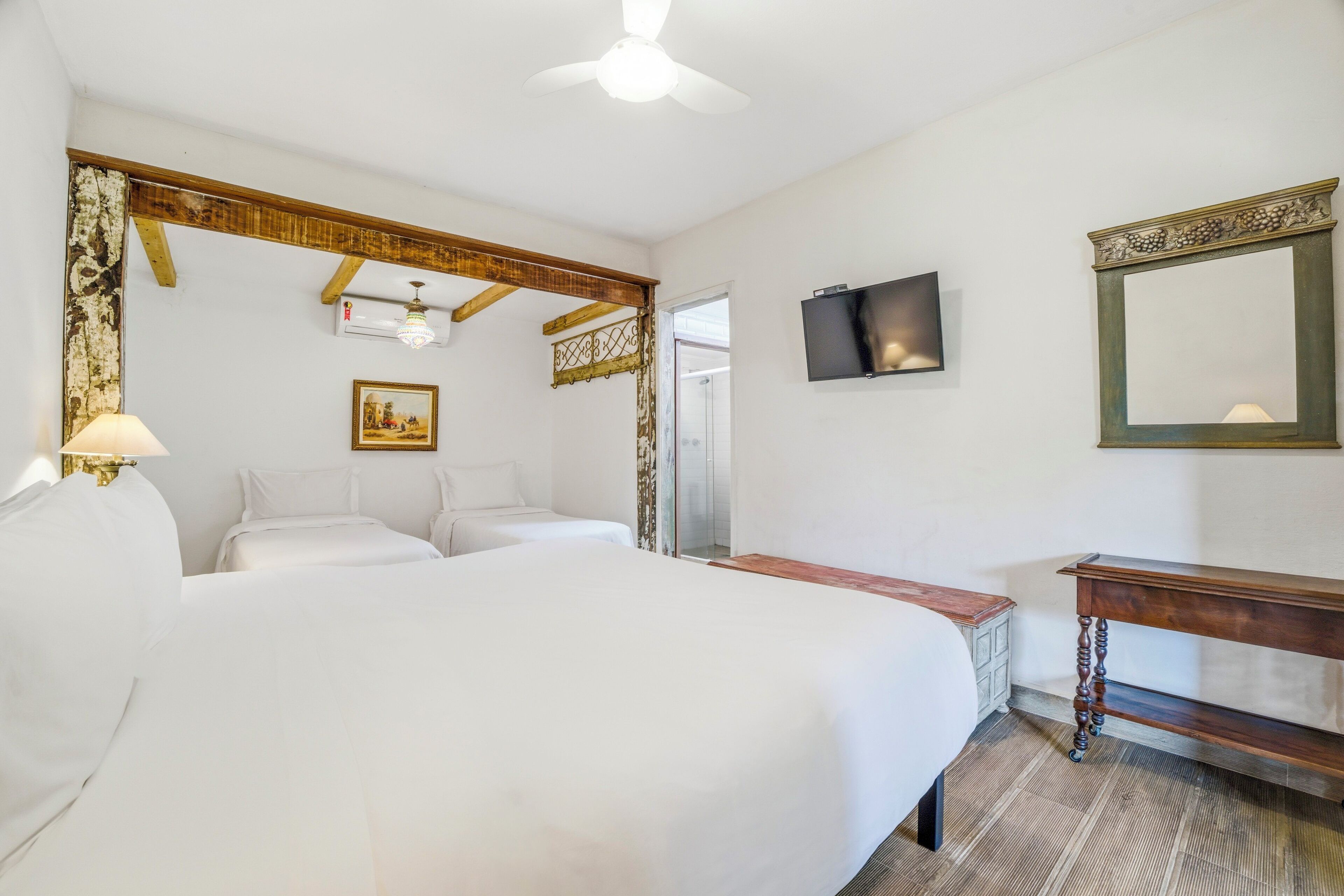 Deluxe vierpersoonskamer | Luxe beddengoed, pillowtop-bedden, individueel gedecoreerd