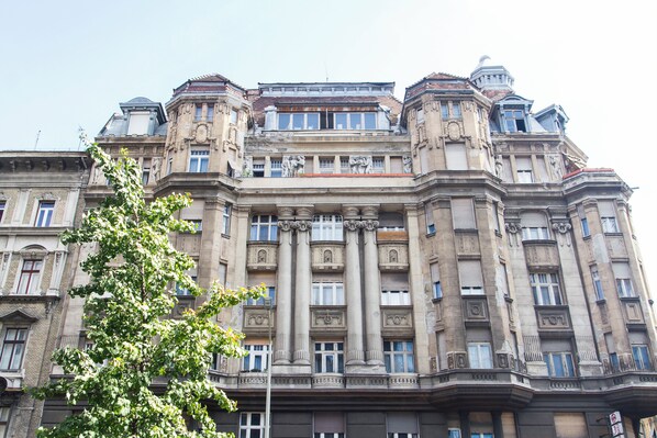 Miscellaneous - Spacious 4-Bedroom Flat in City Center (Budapest)