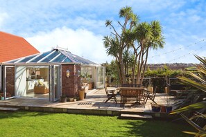 屋外ダイニングエリア