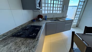 Asrama Umum Basic | Dapur pribadi | Lemari es, microwave, oven, dan kompor