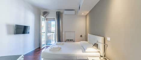 3 bedrooms, in-room safe, iron/ironing board, free WiFi