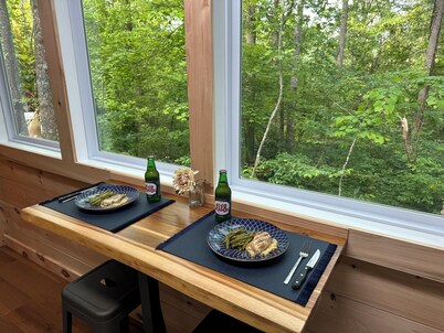 STOP SCROLLING!-COUPLE’S CABIN-HOT TUB IN THE WOODS-RED RIVER GORGE-SUPER CLEAN