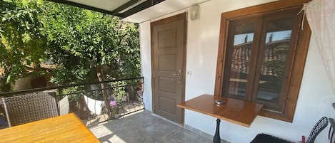 Basic Double Room | Balcony