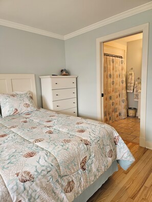 1 slaapkamer, een bureau, een strijkplank/strijkijzer, gratis wifi