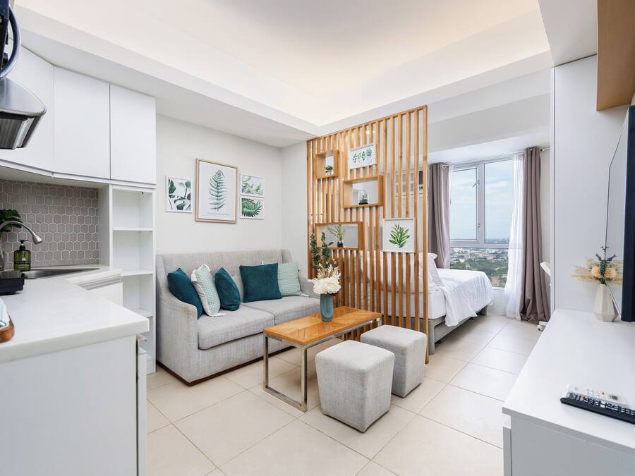 Deluxe Condo (2824), City View | Individually decorated, individually furnished, desk, laptop workspace