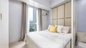ห้องพักตกแต่งอย่างมีเอกลักษณ์, ตกแต่งพิเศษโดยเฉพาะ, โต๊ะทำงาน