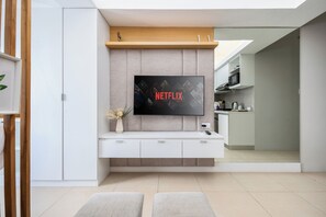 Deluxe Condo (2824), City View | Television - Avida Riala IT Park - Virgo Nest Rentals (Cebu City)