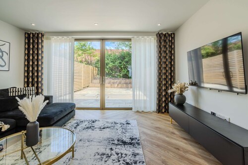 The Hidden Suite - 4BR Townhome Roof Top