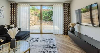 The Hidden Suite - 4BR Townhome Roof Top