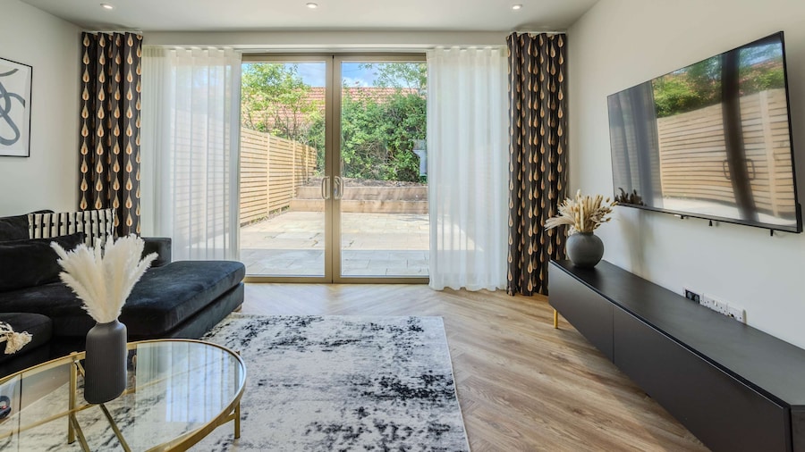 The Hidden Suite - 4BR Townhome Roof Top