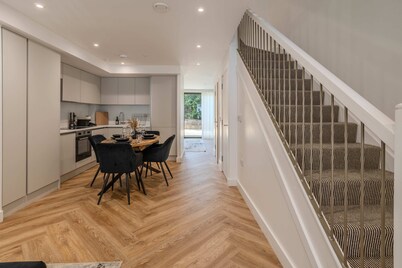 The Hidden Suite - 4BR Townhome Roof Top