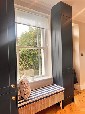 Interior - Home in Appledore with own parking and Hot Tub. Dogs welcomed (Appledore)
