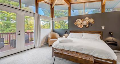 Balcony-BBQ-Firepit-Hot tub-King-Full kitchen-TV