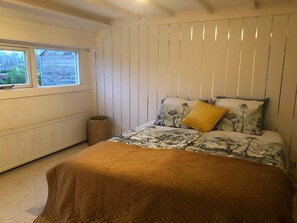 2 多间卧室、WiFi、床单