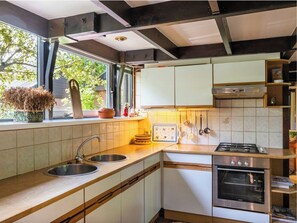 Oven, stovetop, dishwasher