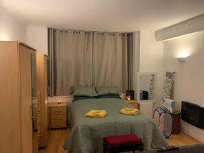 1 Schlafzimmer, Bügeleisen/Bügelbrett, WLAN