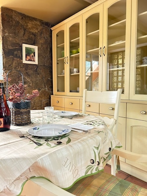 Dining - Cariño BBQ House - Casa Senen (Cariño)