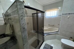 Bathroom - NetworkInn Hostel Business e Academico3 (Campinas)