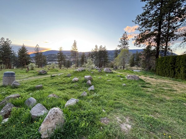 Property grounds - Cozy 1 bedroom self-contained suite near the Westside Wine Trail. (West Kelowna)