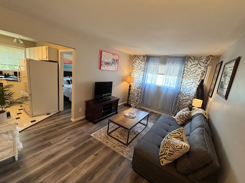Hall's Haven: Simple Cozy Escape. Pets Welcome! Hiking & Wine Trail Nearby