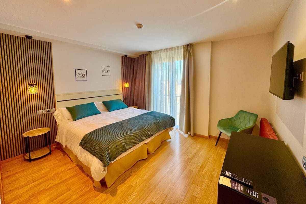 Superior Double Room | Desk, laptop workspace, free WiFi