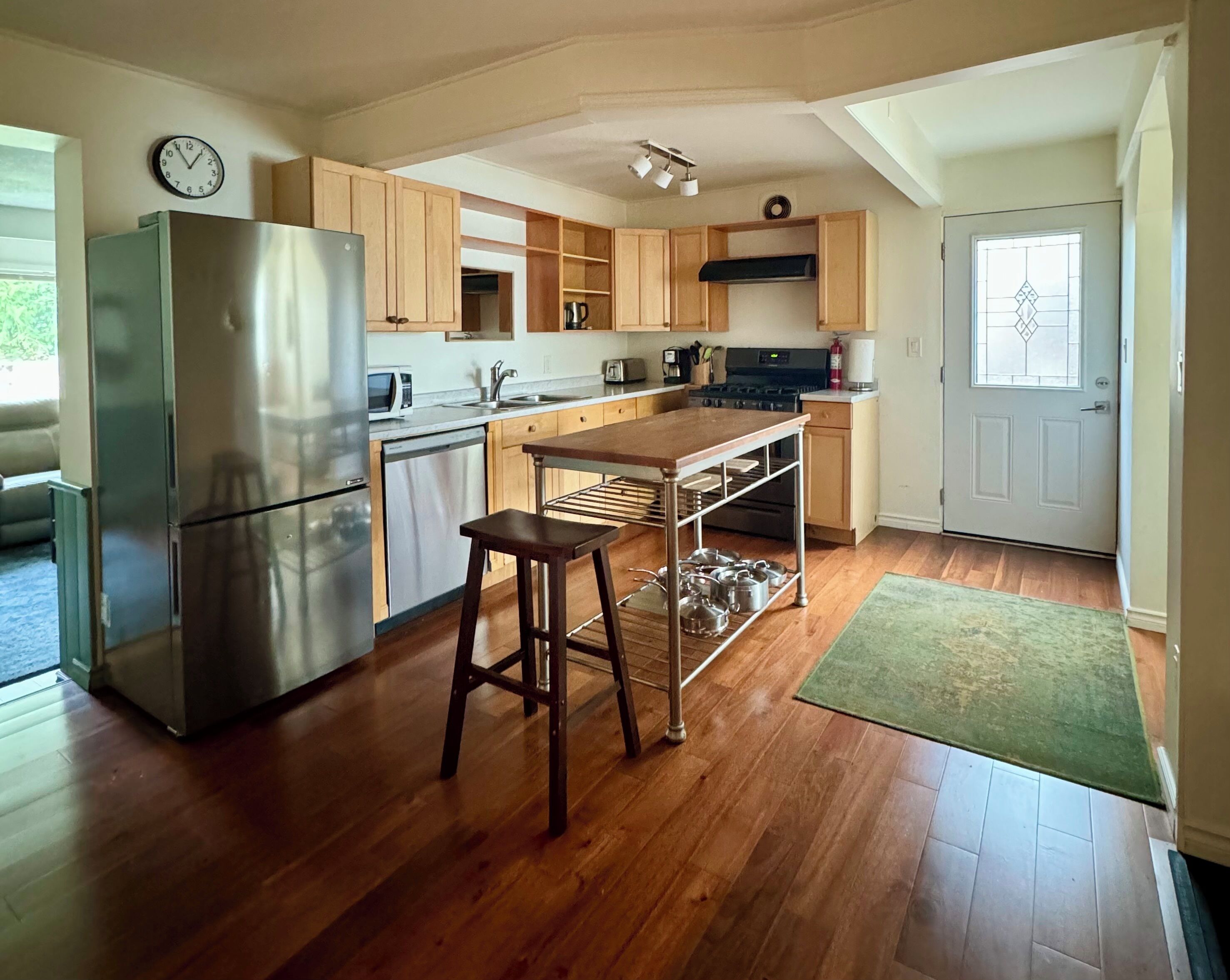 华丽公寓, 2 间卧室, 露台, 花园景观 | 私人厨房 | 提供环保清洁产品、冰柜、纸巾、厨房岛台