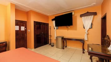 Suite, 1 King Bed, Private Bathroom | Iron/ironing board